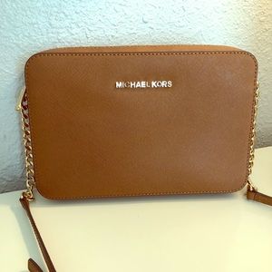 Michael Kors jet set leather cross body